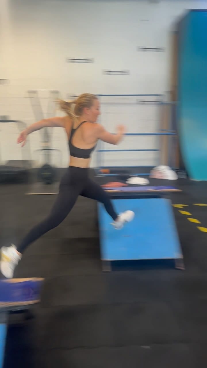 Post 8 by Inja on Instagram (video)