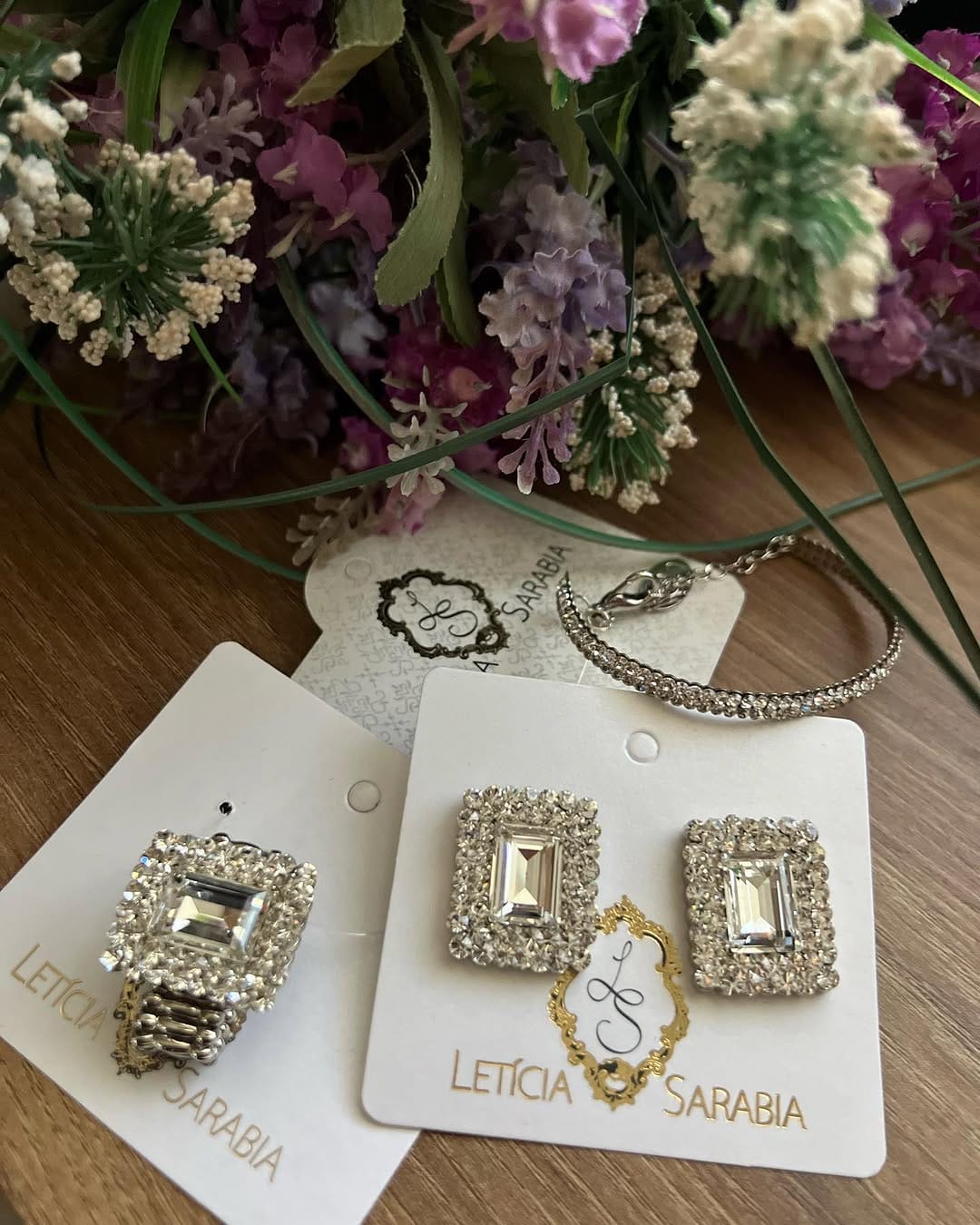 Post 10 by Leticia Sarabia Cuiabá on Instagram (carousel)