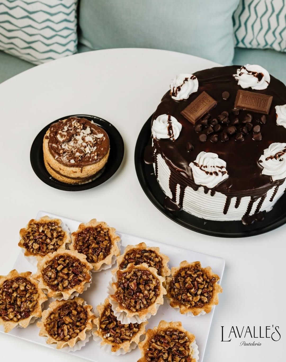 Post 10 by 𝑳𝒂𝒗𝒂𝒍𝒍𝒆𝒔 𝑷𝒂𝒔𝒕𝒆𝒍𝒆𝒓𝒊𝒂 🎂 on Instagram (image)
