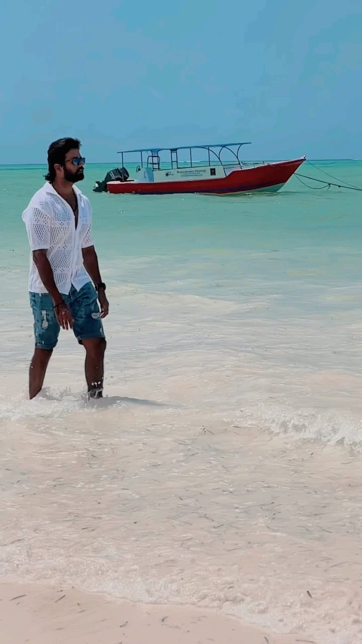 Post 6 by Yazhini Talkies on Instagram (video)
