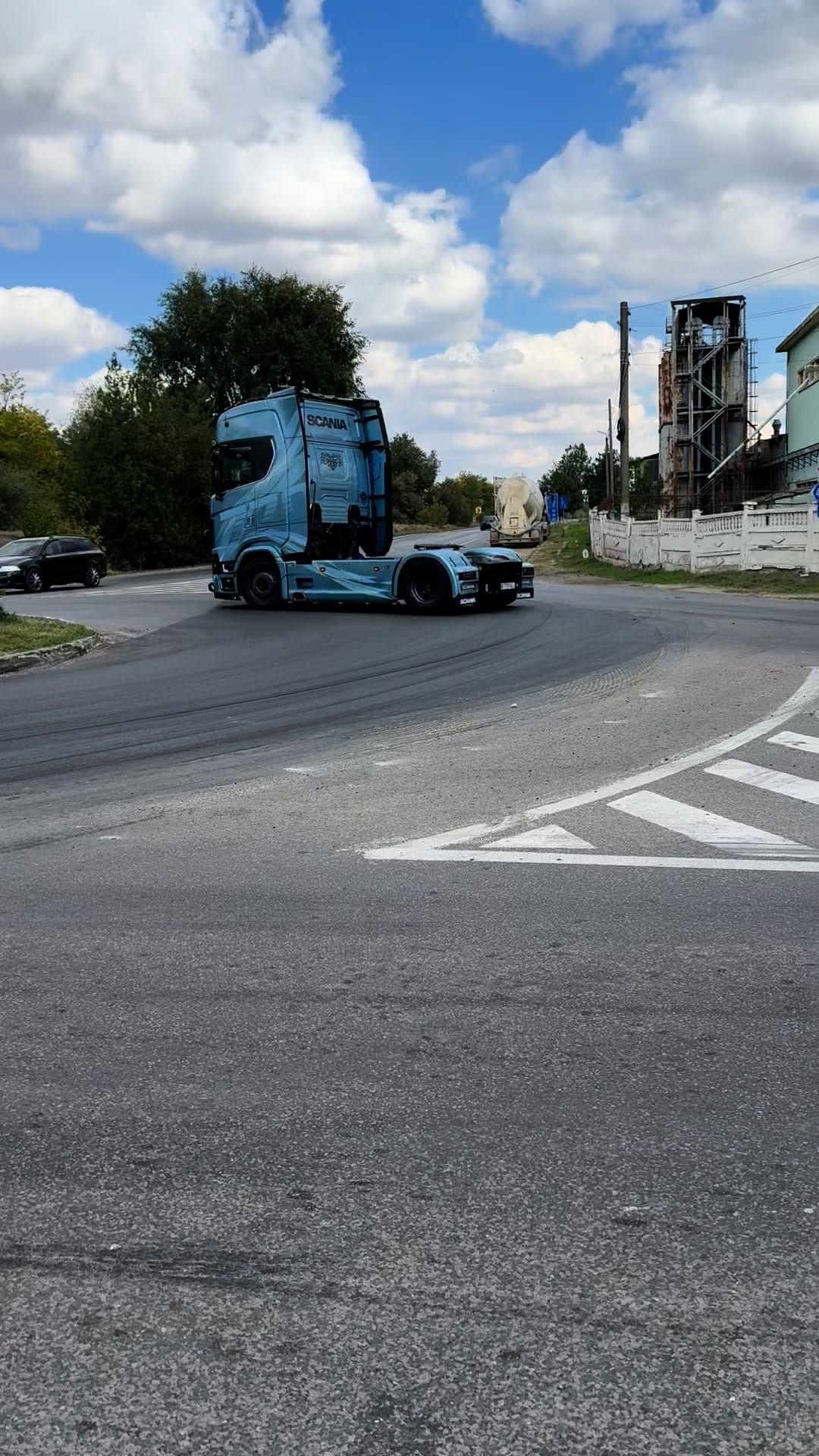 Post 2 by Beni Dănuț Kerestely on Instagram (video)