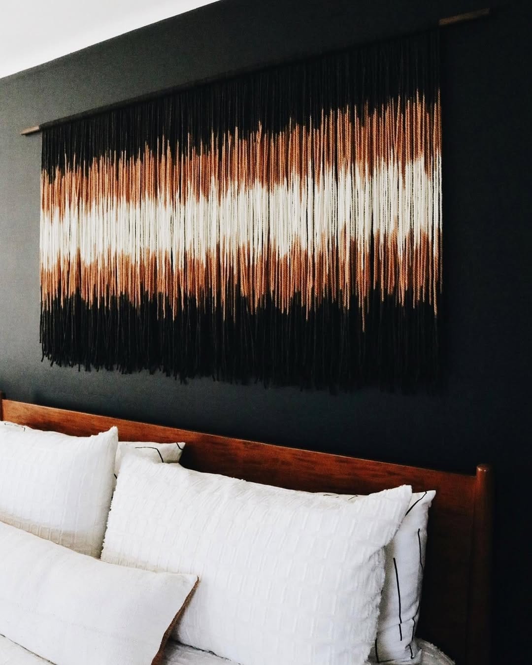 Post 10 by JAX on Instagram (image)
