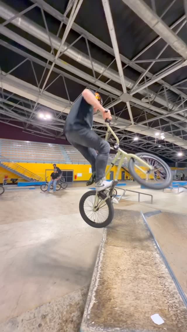 Post 1 by Istvan Caillet on Instagram (video)