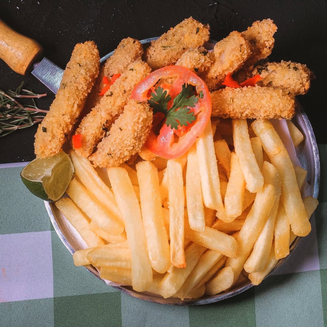 Post 10 by American Burger on Instagram (image)