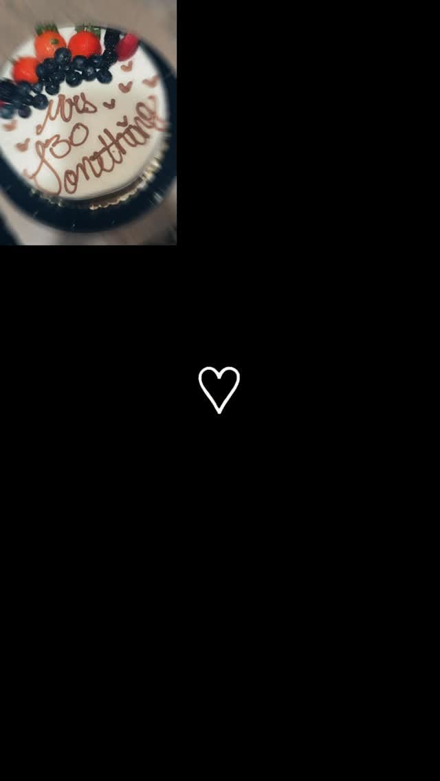 Post 2 by 🦋Barbie🦋 on Instagram (video)