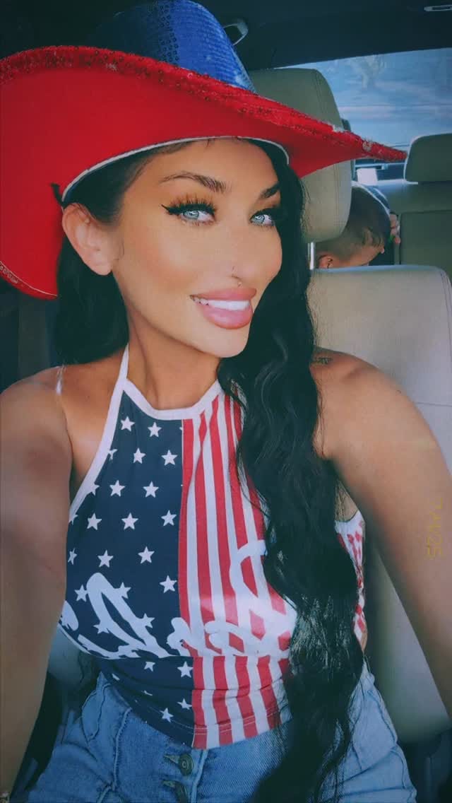 Post 5 by 🦋Barbie🦋 on Instagram (video)