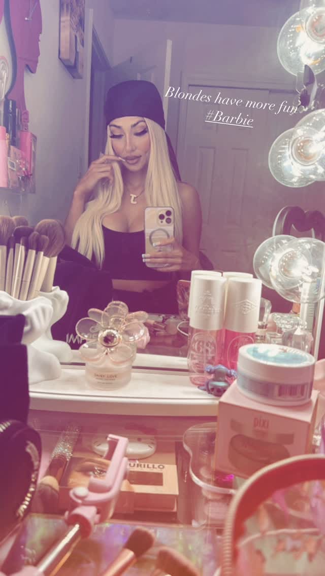 Post 6 by 🦋Barbie🦋 on Instagram (video)