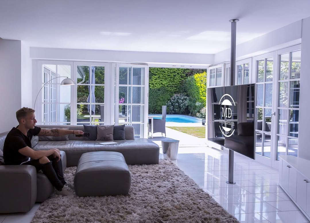 Post 2 by MD LIVINGDESIGN on Instagram (image)
