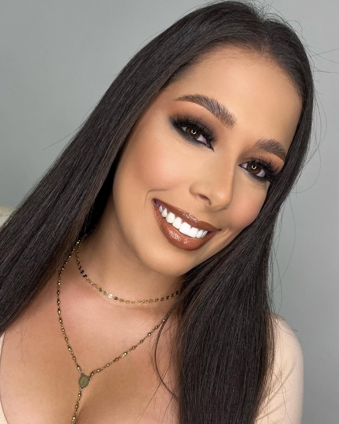 Post 10 by FLORIDA•PRO MAKEUP ARTIST •Bridal Expert• on Instagram (carousel)