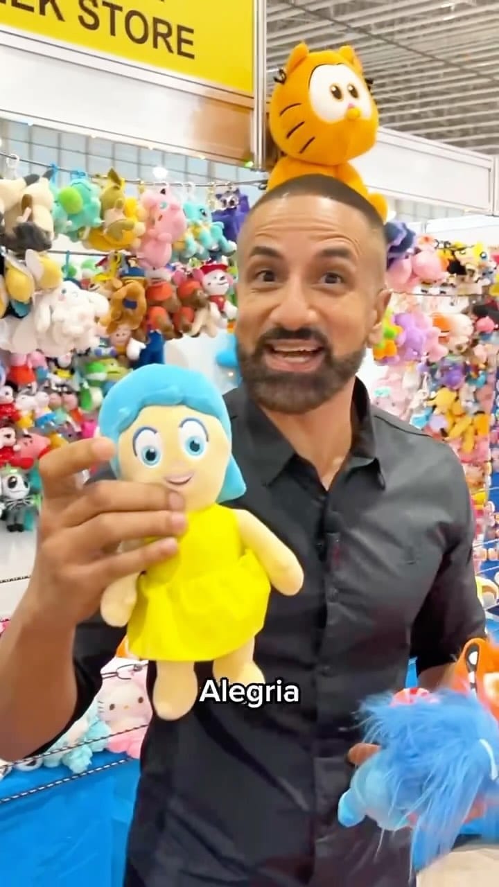 Post 8 by Gil Maria (Chef gil)G-Salad on Instagram (video)