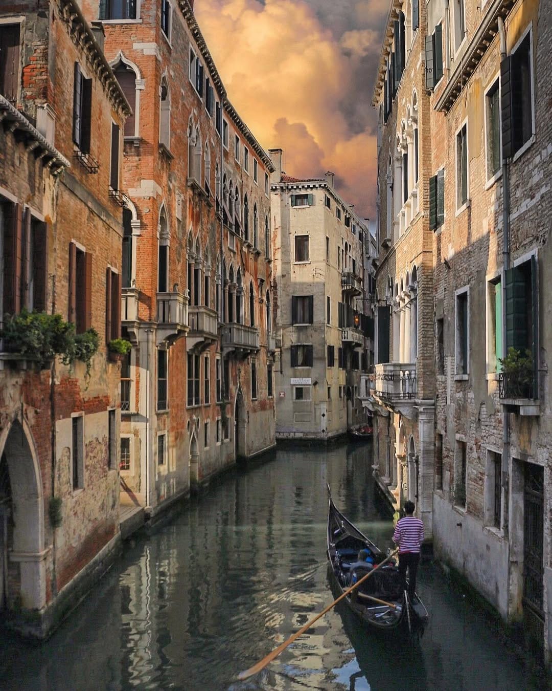 Post 2 by Sule Aslaner on Instagram (image)