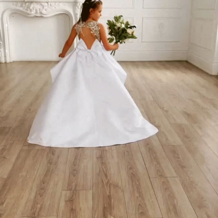 Post 4 by 𝑵𝒂𝒅𝒊𝒏𝒆 𝑬𝒍𝒎𝒂𝒓𝒔𝒂𝒇𝒚 𝑪𝒐𝒖𝒕𝒖𝒓𝒆 on Instagram (video)