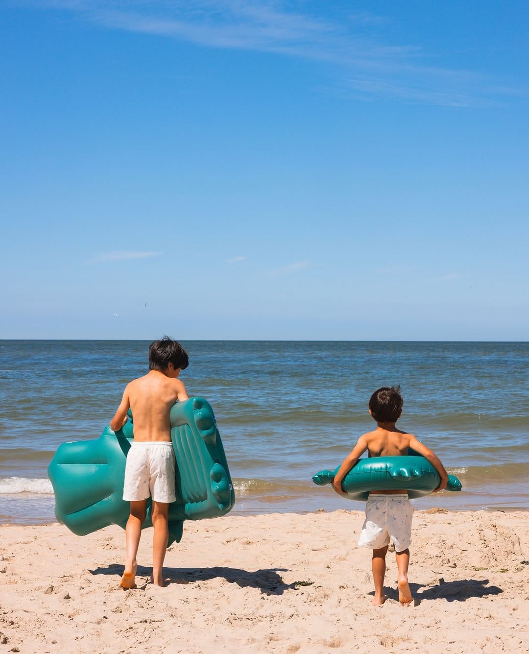 Post 10 by Swim Essentials on Instagram (carousel)