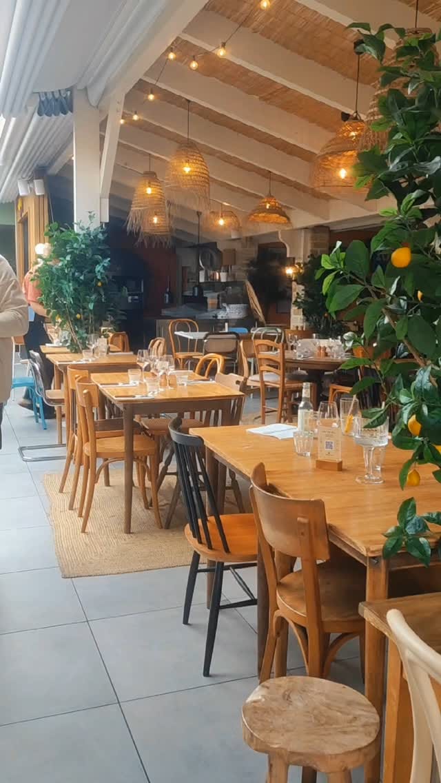 Post 3 by JENNECY | lifestyle & déco on Instagram (video)