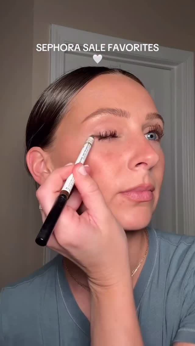 Post 4 by Perfect women 4 shopping on Instagram (video)