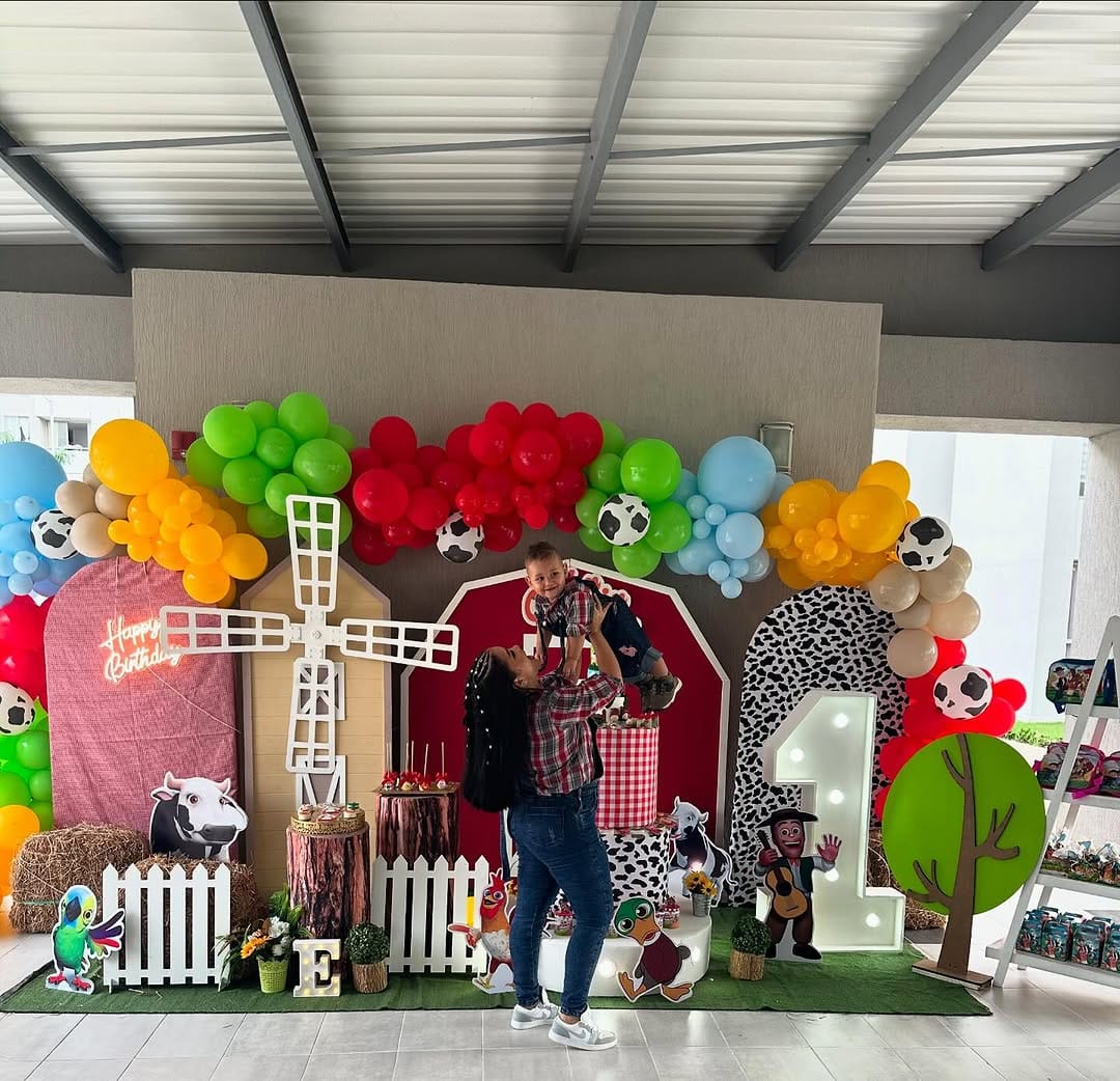 Post 9 by Globos Anchetas Desayunos on Instagram (carousel)