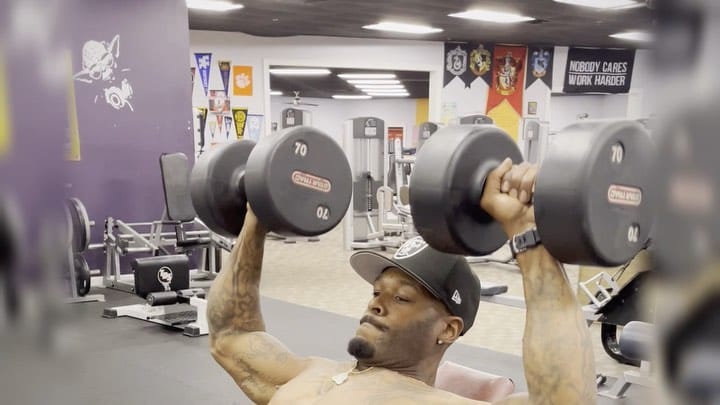 Post 5 by @nooffdaysfitness on Instagram (video)