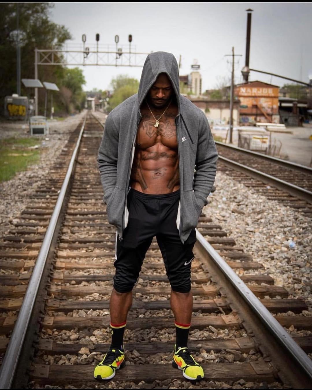 Post 4 by @nooffdaysfitness on Instagram (image)