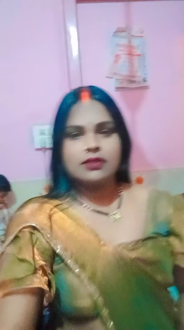 Post 3 by Shivani Jaiswarr on Instagram (video)