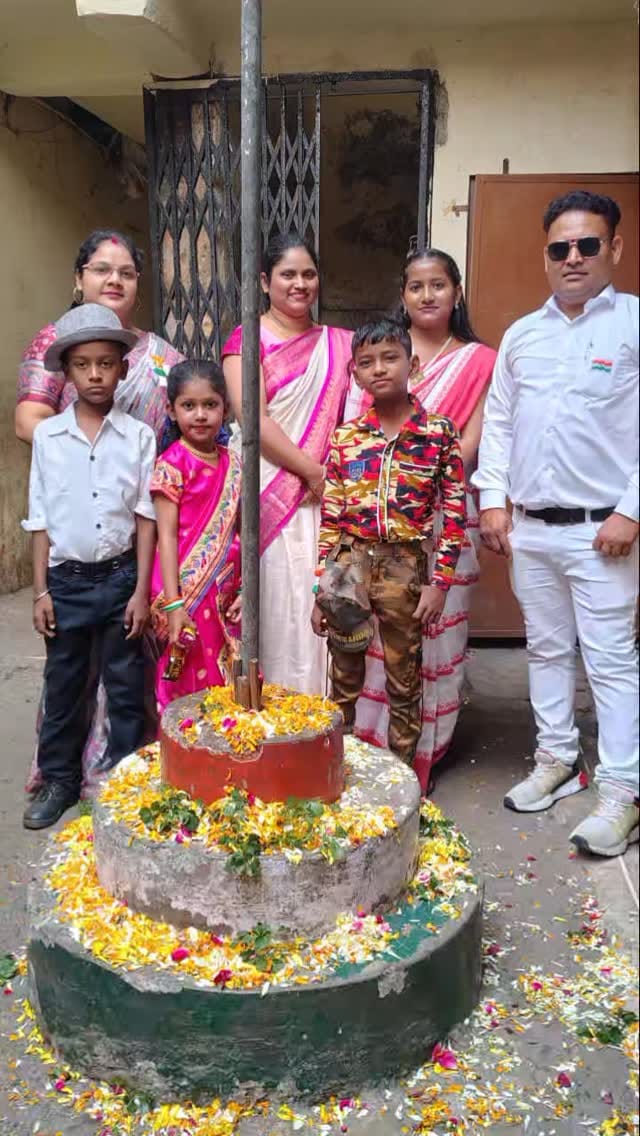 Post 6 by Shivani Jaiswarr on Instagram (video)