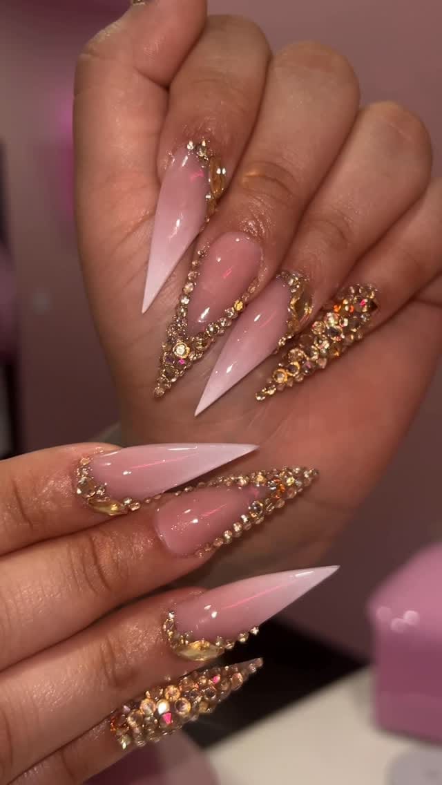 Post 8 by Houston Nails (eastside) on Instagram (video)