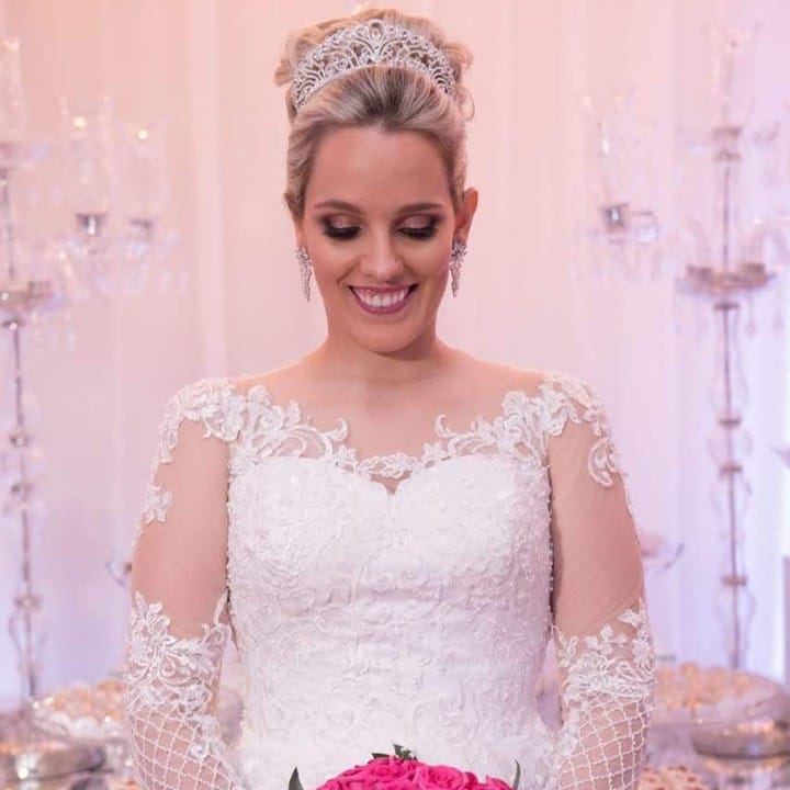 Post 10 by Vestido de Noiva (Loiany Lima) on Instagram (image)