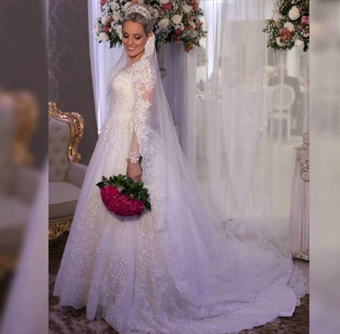 Post 7 by Vestido de Noiva (Loiany Lima) on Instagram (image)