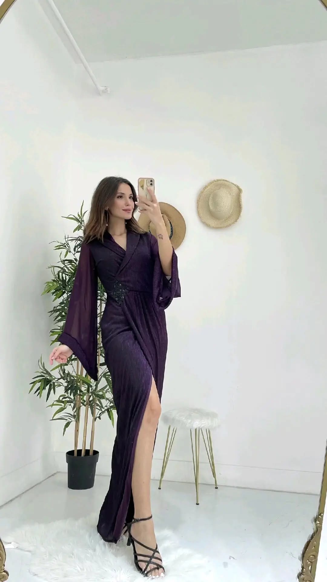 Post 4 by 💕 We Love Fashion💕  @gamzetulu on Instagram (video)