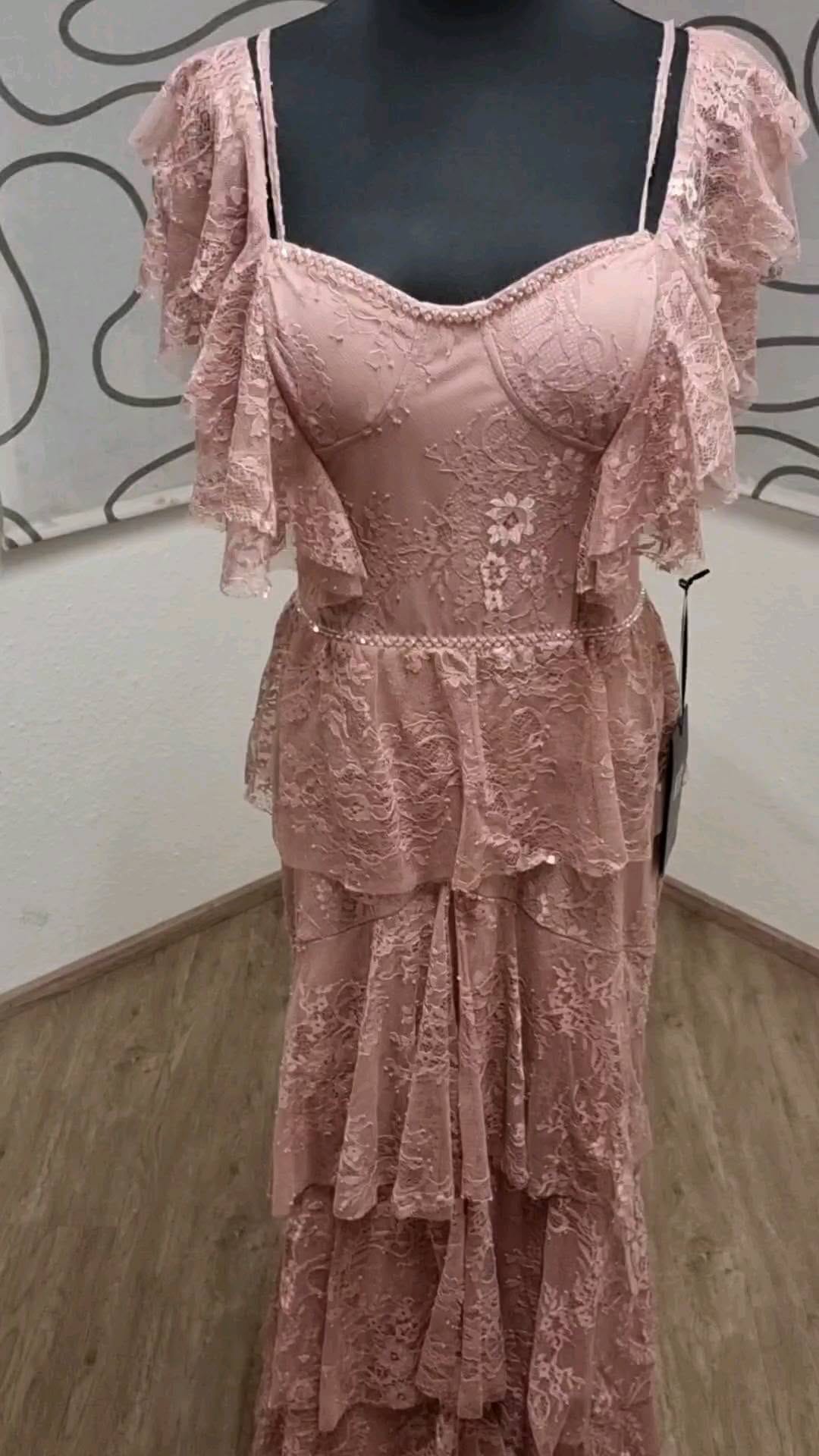 Post 10 by 💕 We Love Fashion💕  @gamzetulu on Instagram (video)