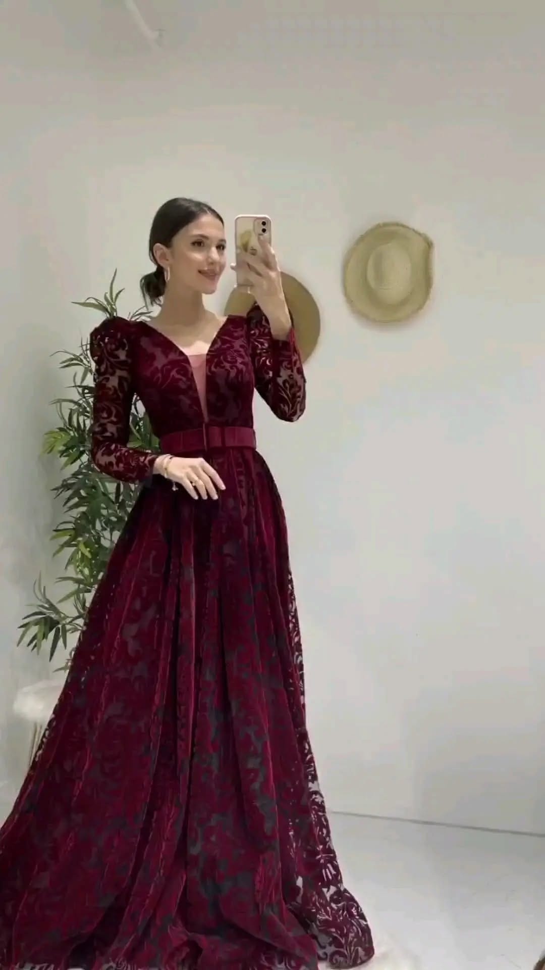 Post 7 by 💕 We Love Fashion💕  @gamzetulu on Instagram (video)