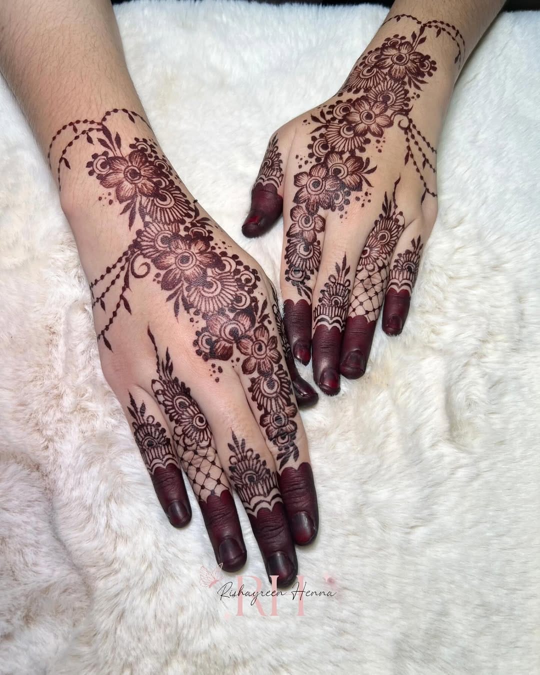 Post 3 by @syamiza___ on Instagram (image)