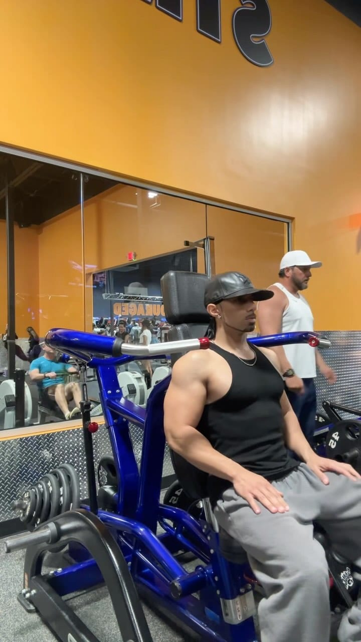 Post 1 by 𝙄𝙫𝙤𝙧𝙮 𝘽. 𝙡𝙤𝙣𝙙𝙤𝙣 ll ✹ on Instagram (video)