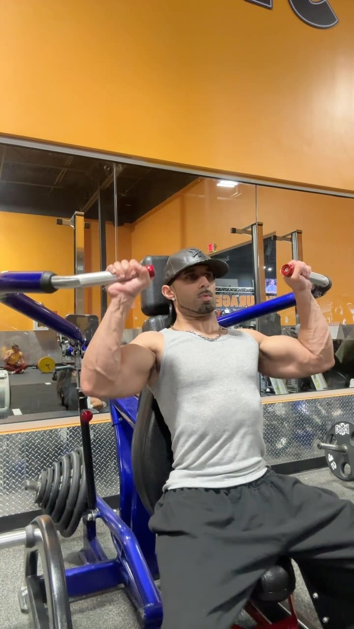 Post 3 by 𝙄𝙫𝙤𝙧𝙮 𝘽. 𝙡𝙤𝙣𝙙𝙤𝙣 ll ✹ on Instagram (video)