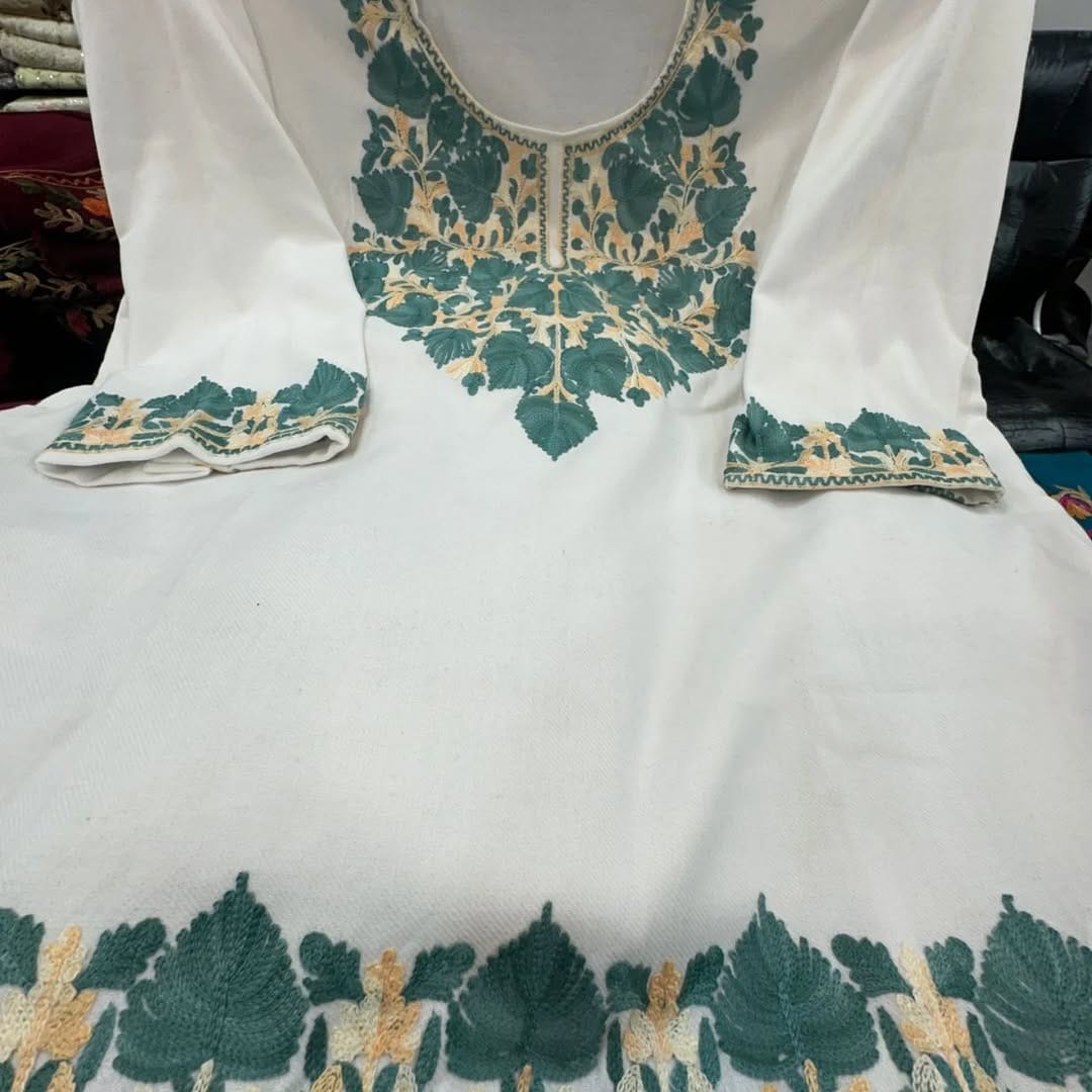 Post 8 by Phulkari Suits and Dupattas on Instagram (carousel)