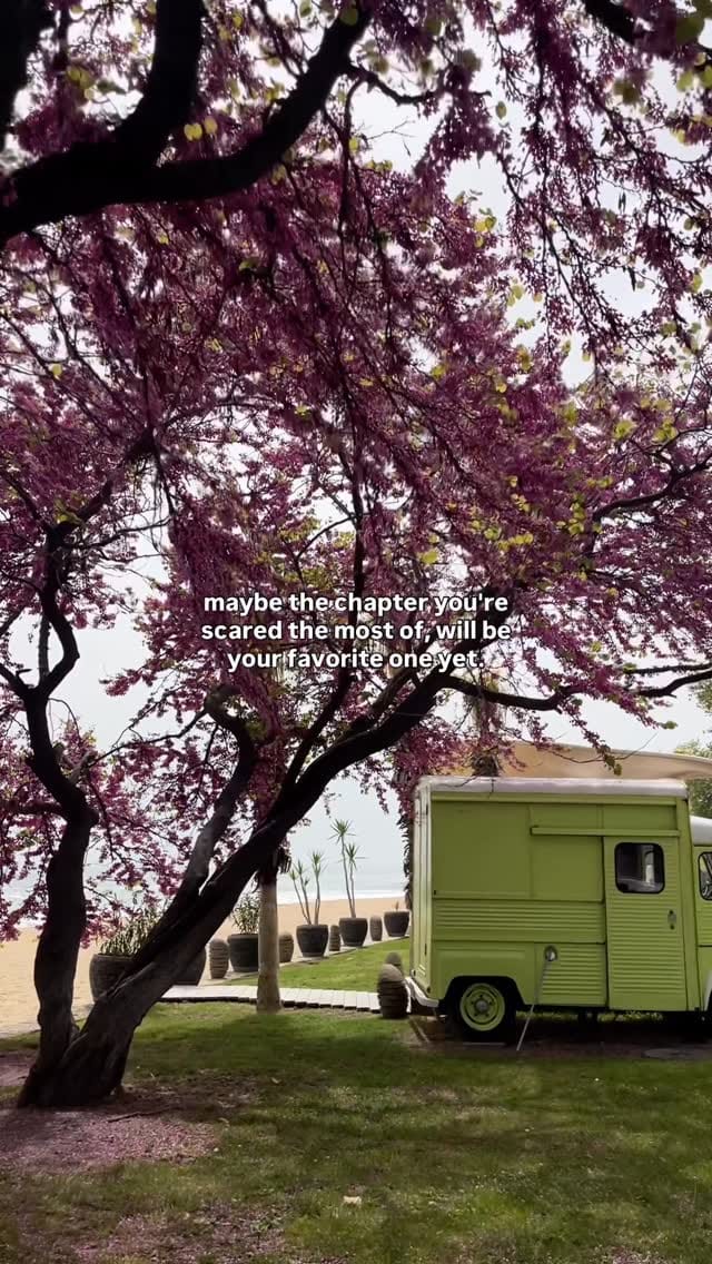 Post 4 by Oh Wonder on Instagram (video)