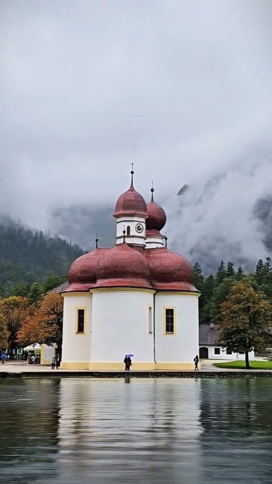 Post 10 by Lens Liebe on Instagram (video)
