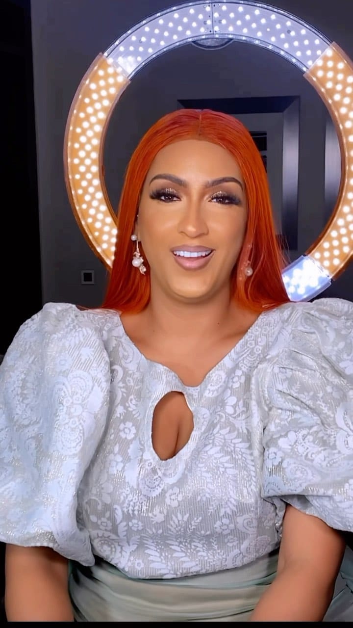 Post 2 by shadesbyjulietibrahim on Instagram (video)