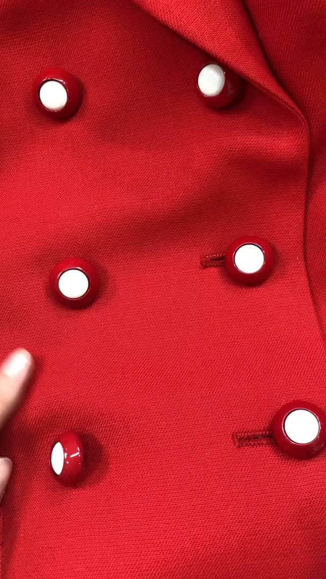 Post 5 by LOOK-VINTAGE on Instagram (video)