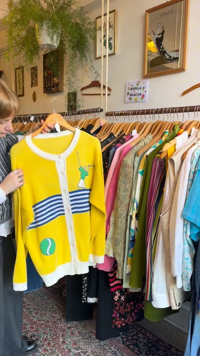 Post 1 by LOOK-VINTAGE on Instagram (video)