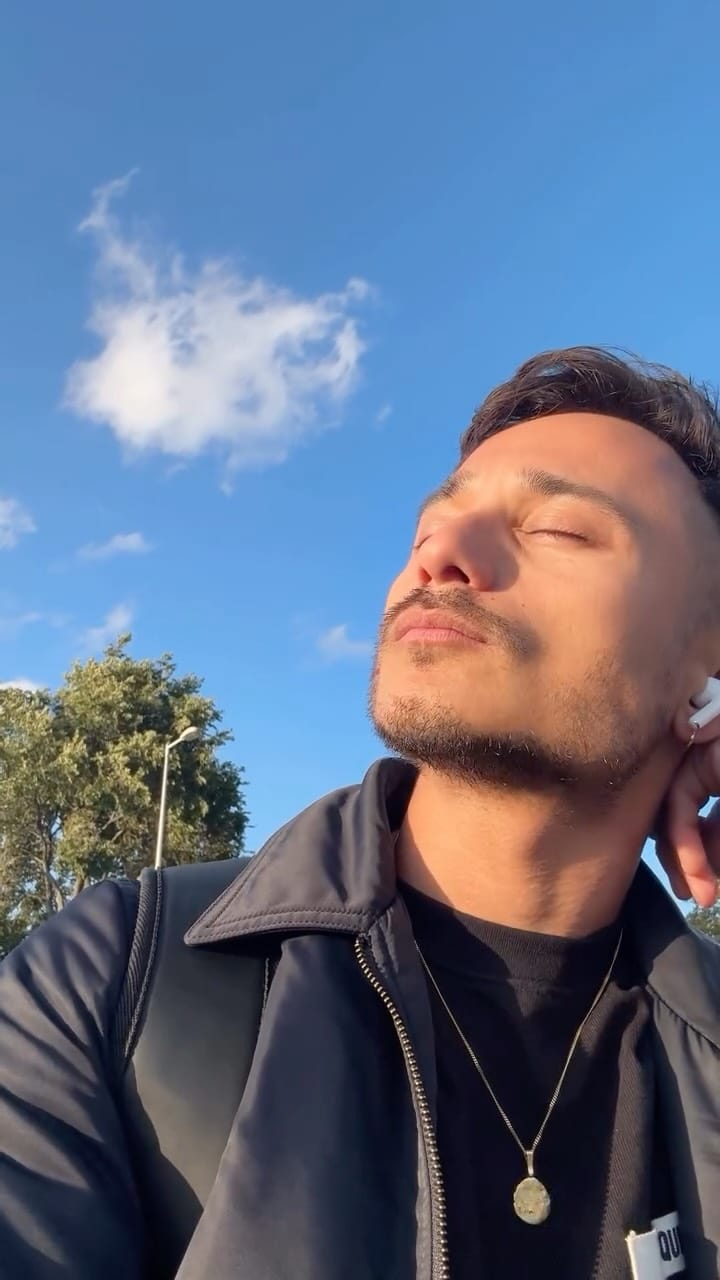 Post 7 by D I O R   D O N O V A N on Instagram (video)