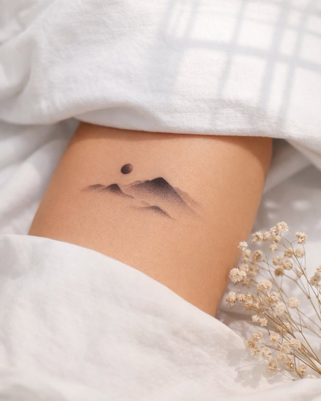 Post 1 by Steff │ clean fineline tattoos │ Augsburg on Instagram (image)