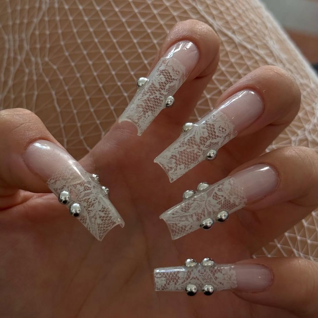 Post 10 by @yishaynails on Instagram (carousel)