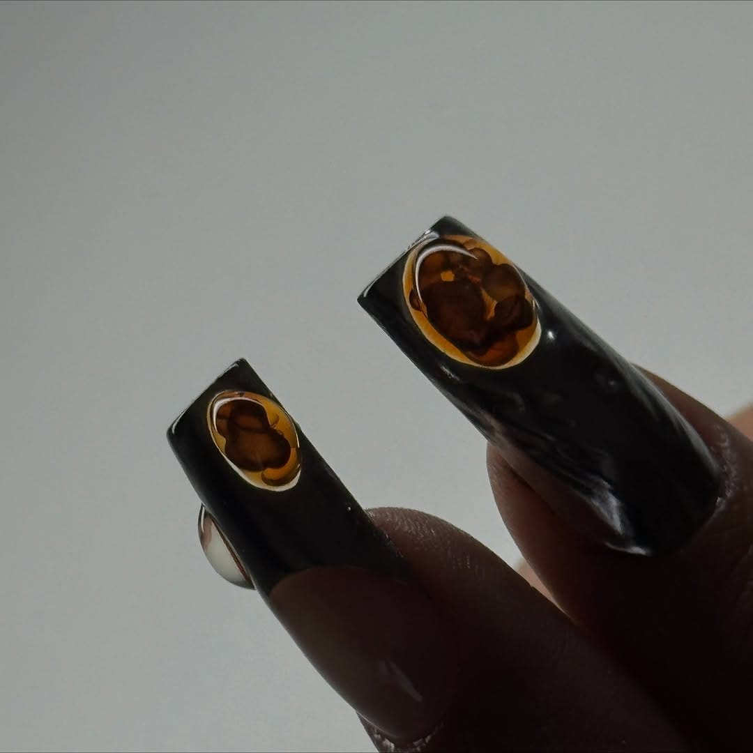 Post 3 by @yishaynails on Instagram (carousel)