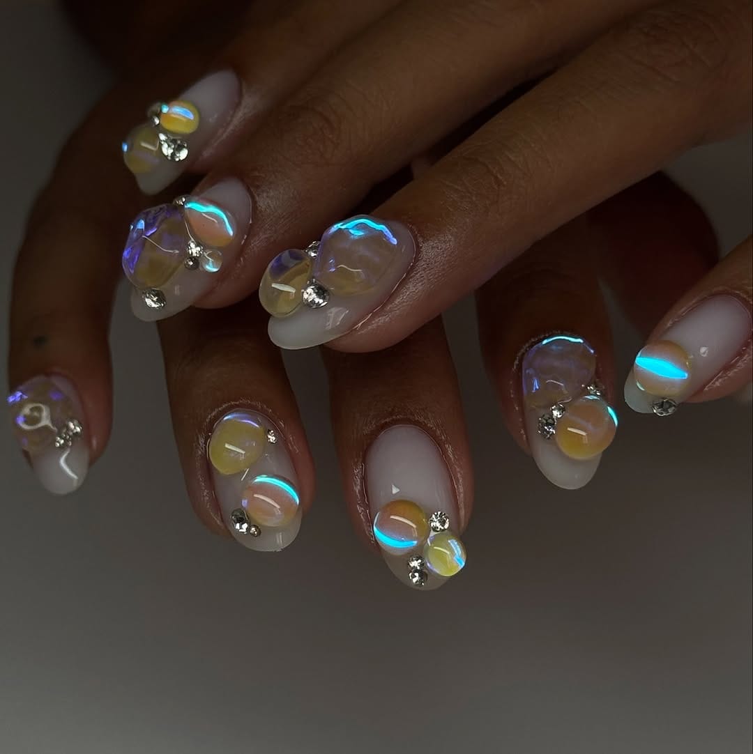 Post 7 by @yishaynails on Instagram (carousel)