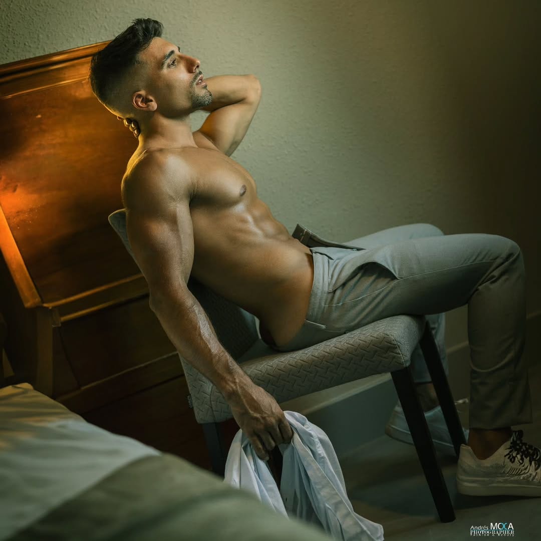 Post 3 by Adán Cadena on Instagram (image)