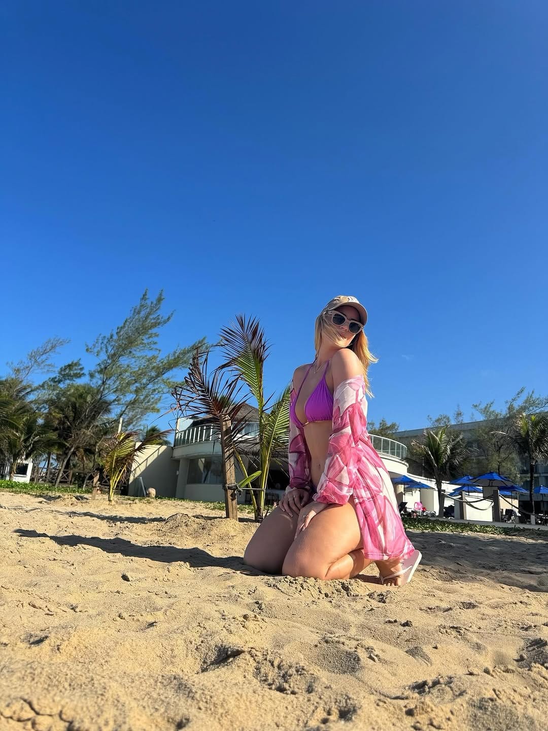 Post 4 by V I T Ó R I A on Instagram (carousel)