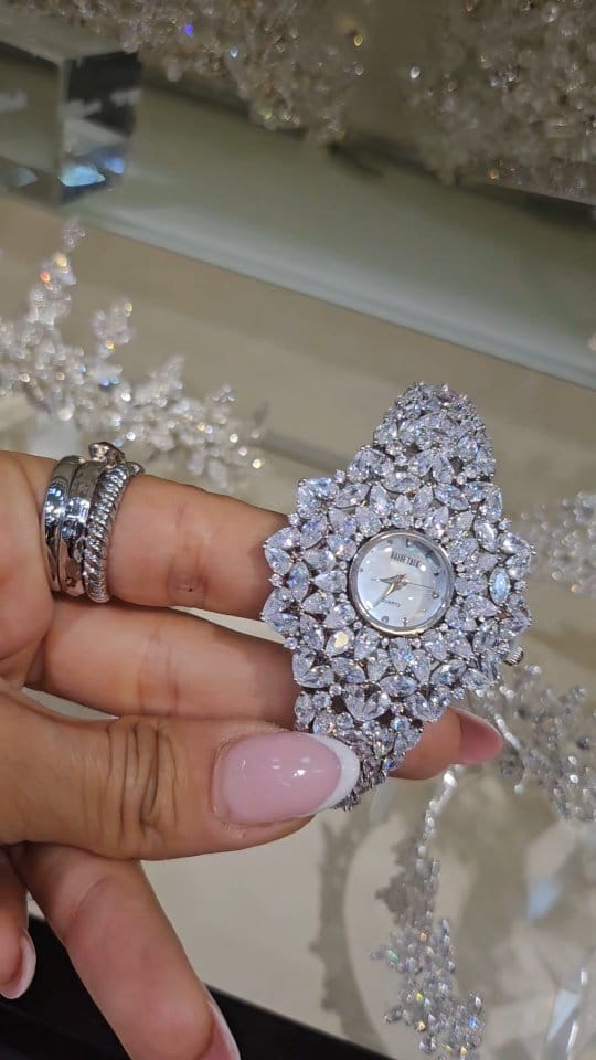 Post 6 by Nazlı Kılıç on Instagram (video)