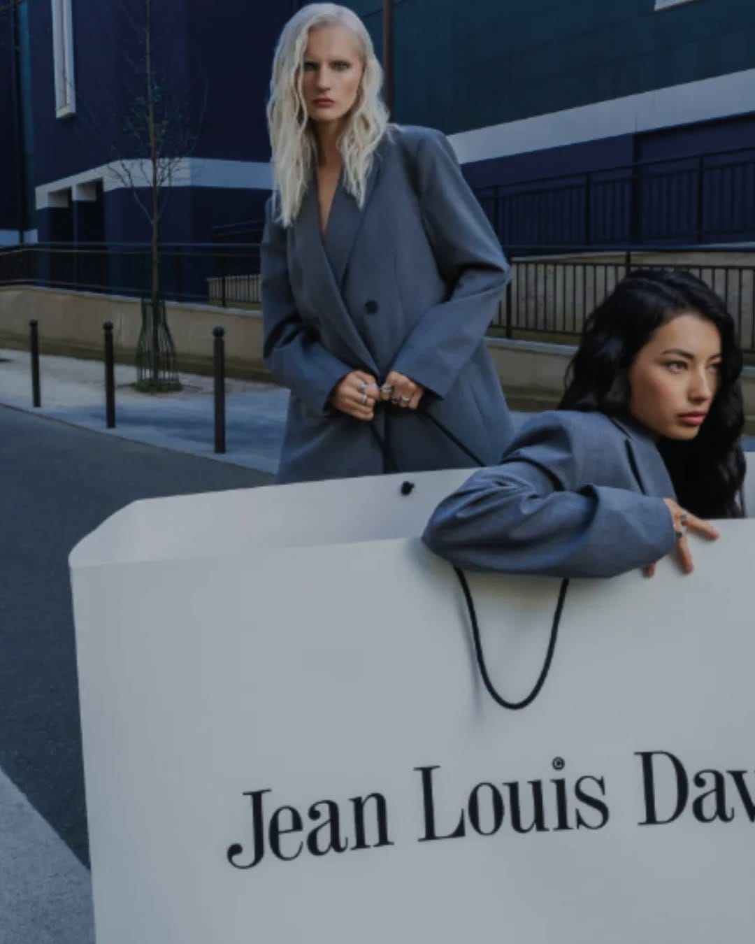Post 9 by Jean Louis David México on Instagram (image)