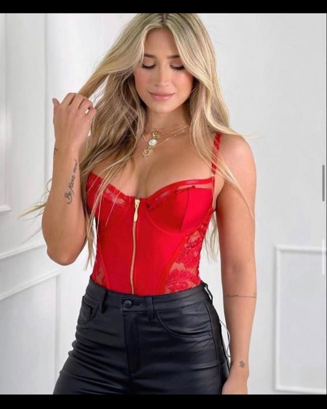 Post 3 by La Duquesa Boutique on Instagram (carousel)