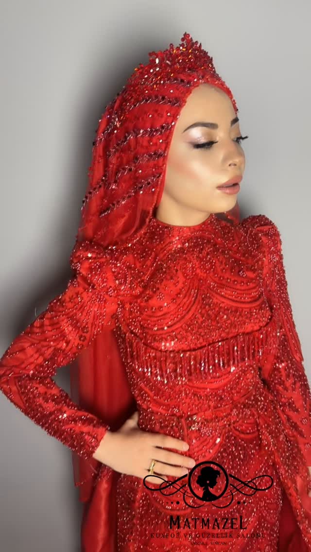 Post 7 by Gelinsaçı Türbantasarım Makeup on Instagram (video)